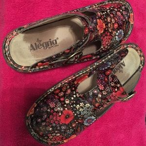 Alegria flower clogs size 39